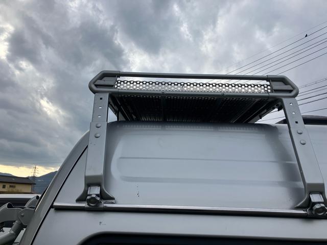 キャラバン 　キャンピングカー　８人乗り　車検整備付　ソーラーパネル　ナビ　バックカメラ　ＴＶ　ＥＴＣ　キーレス　スライドドア（手動）　ＬＥＤヘッドライト　フロントフォグランプ　スタッドレスタイヤ＆アルミホイール有（32枚目）