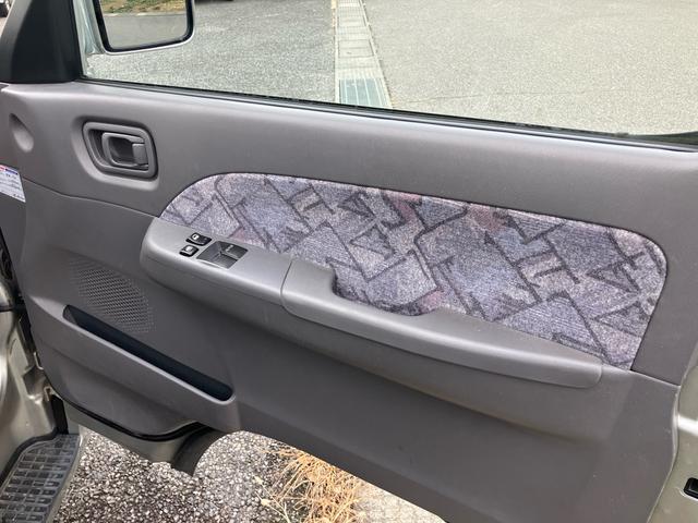 キャラバン 　キャンピングカー　８人乗り　車検整備付　ソーラーパネル　ナビ　バックカメラ　ＴＶ　ＥＴＣ　キーレス　スライドドア（手動）　ＬＥＤヘッドライト　フロントフォグランプ　スタッドレスタイヤ＆アルミホイール有（35枚目）