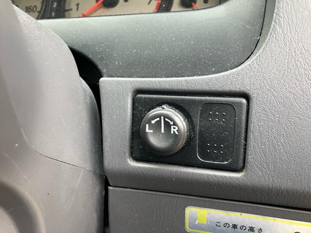 キャラバン 　キャンピングカー　８人乗り　車検整備付　ソーラーパネル　ナビ　バックカメラ　ＴＶ　ＥＴＣ　キーレス　スライドドア（手動）　ＬＥＤヘッドライト　フロントフォグランプ　スタッドレスタイヤ＆アルミホイール有（38枚目）