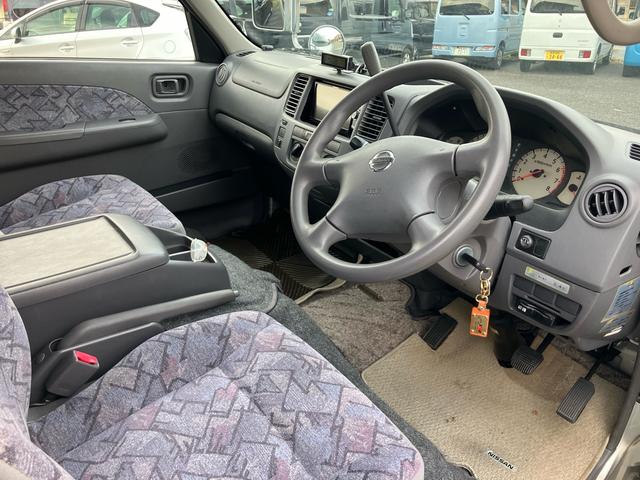 キャラバン 　キャンピングカー　８人乗り　車検整備付　ソーラーパネル　ナビ　バックカメラ　ＴＶ　ＥＴＣ　キーレス　スライドドア（手動）　ＬＥＤヘッドライト　フロントフォグランプ　スタッドレスタイヤ＆アルミホイール有（39枚目）