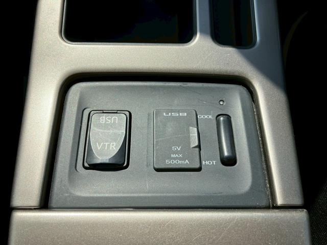 ノア Si 4WD ナビ TV バックカメラ フリップダウンモニター 両側電動スライドドア ドリンククーラー、ヒーター付き(19枚目)
