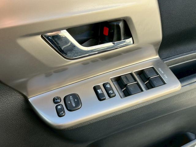 ノア Si 4WD ナビ TV バックカメラ フリップダウンモニター 両側電動スライドドア ドリンククーラー、ヒーター付き(25枚目)