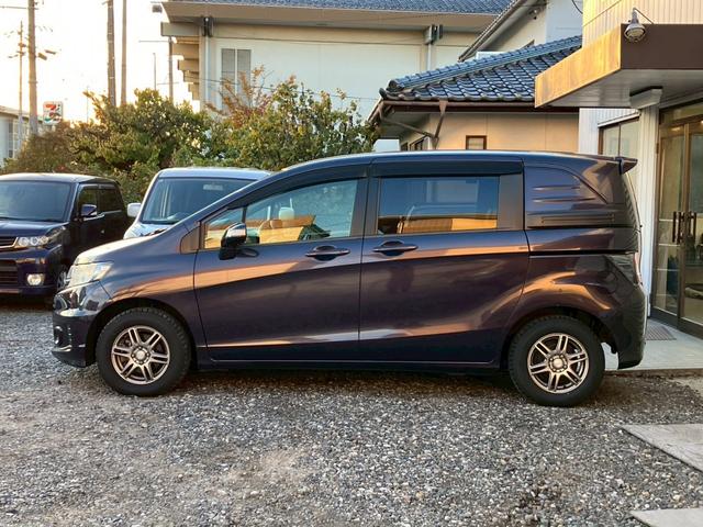 フリードスパイク Ｇ　プレミアムエディション　両側電動スライドドア　ナビ　ＴＶ　バックカメラ　Ｂｌｕｅｔｏｏｔｈ　ＥＴＣ（3枚目）