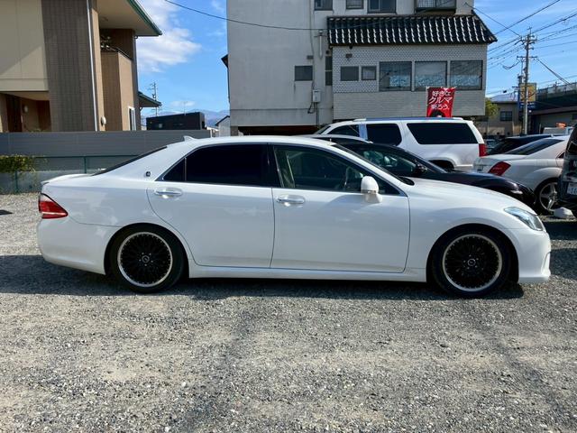 クラウン ２．５ロイヤルサルーン　アニバーサリーＥＤ　ローダウン　本革シート　シートヒーター　クーラー　ナビ　ＴＶ　バックカメラ　クルコン　クリアランスソナー　パワーシート（4枚目）