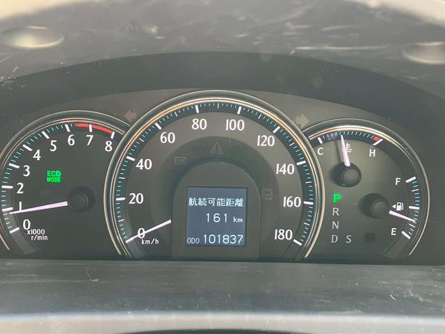 クラウン ２．５ロイヤルサルーン　アニバーサリーＥＤ　ローダウン　本革シート　シートヒーター　クーラー　ナビ　ＴＶ　バックカメラ　クルコン　クリアランスソナー　パワーシート（12枚目）