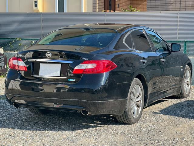 フーガハイブリッド ベースグレード　ナビ　バックカメラ　電動シート　クルコン（5枚目）