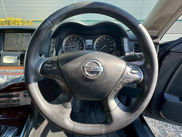 フーガハイブリッド ベースグレード　ナビ　バックカメラ　電動シート　クルコン（7枚目）