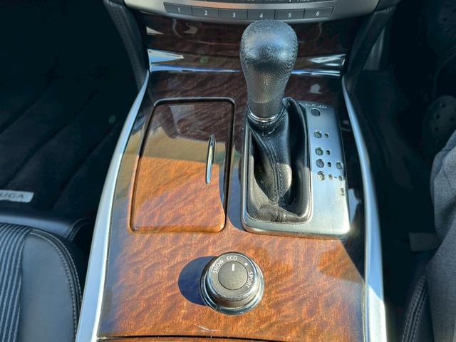 フーガハイブリッド ベースグレード　ナビ　バックカメラ　電動シート　クルコン（18枚目）