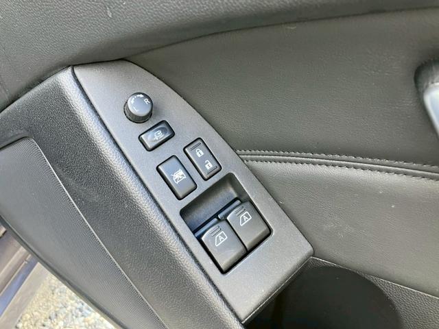 スカイライン ３７０ＧＴ　純正ナビ　サイド　バックカメラ　本革シート　パワーシート　クルコン（22枚目）