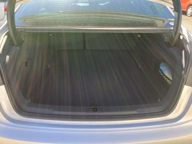 Ａ６ ２．８ＦＳＩクワトロ　４ＷＤ　純正ナビ　バックカメラ　クルコン　クリアランスソナー　シートヒーター　ＢＯＳＥスピーカー　パワーシート（10枚目）