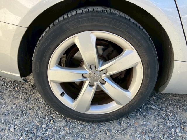 Ａ６ ２．８ＦＳＩクワトロ　４ＷＤ　純正ナビ　バックカメラ　クルコン　クリアランスソナー　シートヒーター　ＢＯＳＥスピーカー　パワーシート（24枚目）