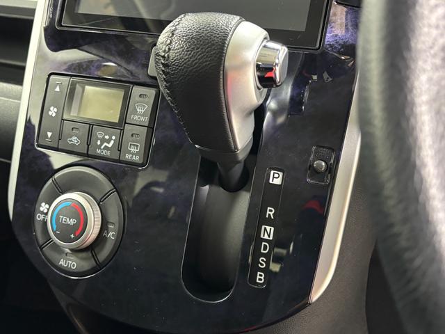 タント カスタムＲＳ　トップエディションリミテッドＳＡＩＩＩ　カーナビ　全方位カメラ　シートヒーター　　オートライト　オートエアコン　ターボエンジン　両側電動スライドドア　ＬＥＤヘッドランプ　ＬＥＤフォグランプ　ＣＶＴ（12枚目）