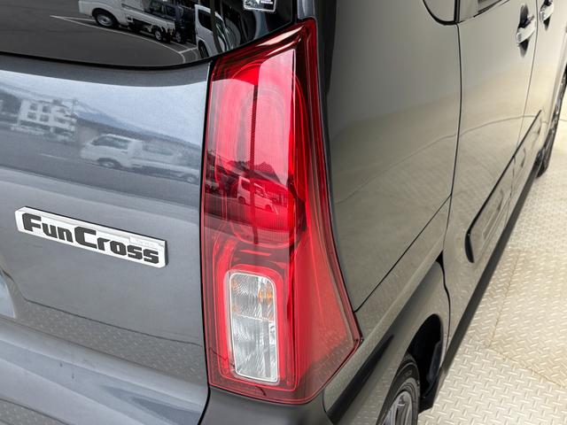 タント ファンクロス　ディスプレイオーディオ　バックカメラ　　　ＥＴＣ　ドラレコ　両側電動スライドドア　シートヒーター　オートライト　オートエアコン　ＬＥＤヘッドランプ　ＬＥＤフォグランプ　ＣＶＴ（45枚目）