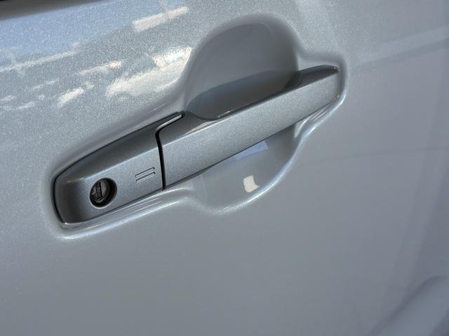 【ダイハツカフェ】店舗へご来店いただいたお客様にはドリンクとスイーツの提供をしております！季節によって変わるお茶菓子は当社ブログでも紹介しております。