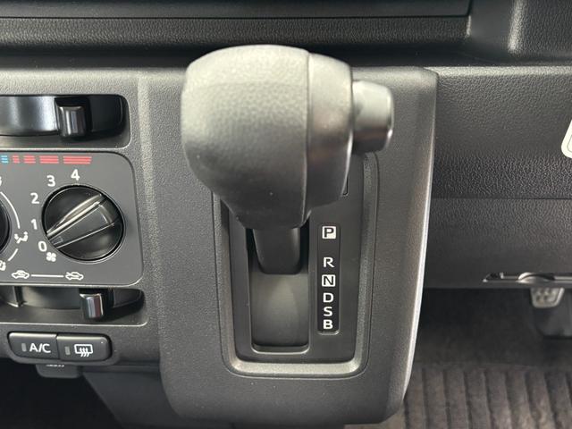 ハイゼットカーゴ カーゴ２シータークリーン　ＡＭ・ＦＭラジオ　両側スライドドア　ＣＶＴ　ＥＴＣ　オートライト　マニュアルエアコン（12枚目）