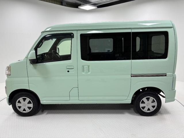 ハイゼットカーゴ クルーズ　防錆塗装済み　ＣＤチューナー　マニュアルエアコン　ＣＶＴ　オートライト　ＬＥＤヘッドランプ　ＬＥＤフォグランプ　大型ＬＥＤ荷室灯　オーバーヘッドシェルフ　電動格納ミラー　キーフリー　スマートアシスト（25枚目）