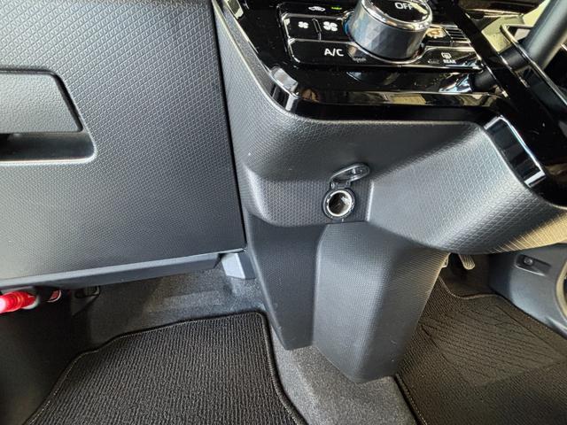 タント カスタムＸセレクション　６６０ｃｃ　ブラックマイカメタリック　防錆塗装済み　ナビ　スマートアシスト（１７種類の安全機能）　プッシュスタート　シートヒーター　キーフリー　ミラクルオープンドア　電動格納ミラー（20枚目）