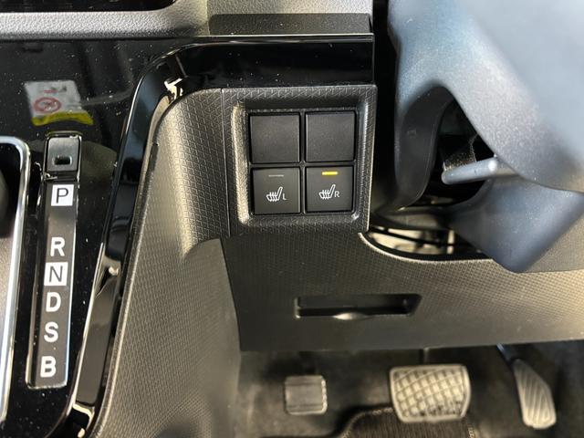 タント カスタムＸセレクション　６６０ｃｃ　ブラックマイカメタリック　防錆塗装済み　ナビ　スマートアシスト（１７種類の安全機能）　プッシュスタート　シートヒーター　キーフリー　ミラクルオープンドア　電動格納ミラー（23枚目）