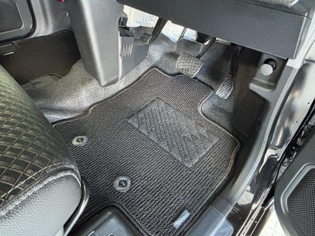 タント カスタムＸセレクション　６６０ｃｃ　ブラックマイカメタリック　防錆塗装済み　ナビ　スマートアシスト（１７種類の安全機能）　プッシュスタート　シートヒーター　キーフリー　ミラクルオープンドア　電動格納ミラー（29枚目）