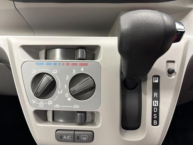 ミライース Ｘ　ＳＡＩＩＩ　４ＷＤ　ＣＶＴ　防錆塗装済み　ＣＤチューナー　スマートアシスト　ＬＥＤヘッドランプ　オートライト　キーレスエントリー　エアコン　電動格納ミラー　　パンク修理キッド　センターフロアトレイ（10枚目）