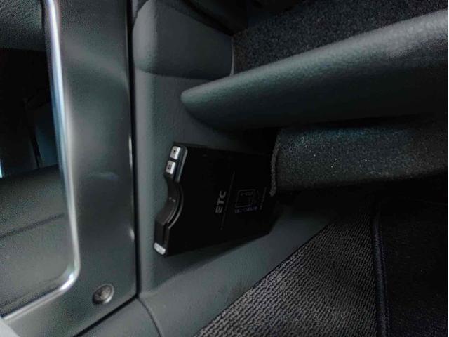 TTクーペ 1.8Tクワトロ 4WD ETC 6MT HID シートヒーター アルミホイール 盗難防止システム 衝突安全ボディ ABS ESC CD エアコン パワーステアリング パワーウィンドウ(22枚目)