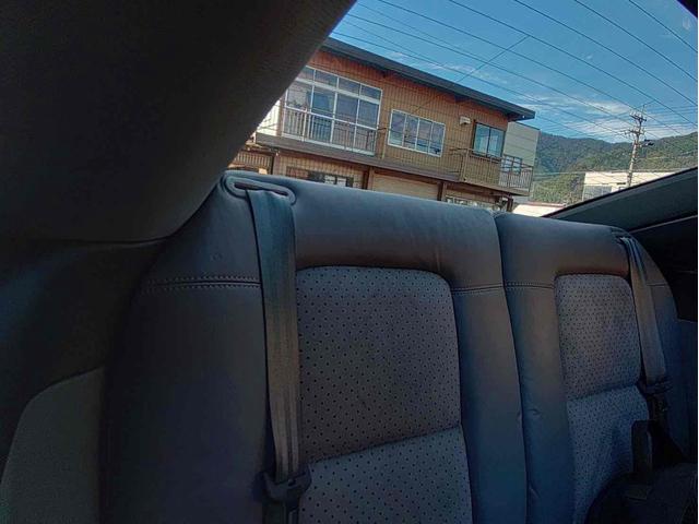 TTクーペ 1.8Tクワトロ 4WD ETC 6MT HID シートヒーター アルミホイール 盗難防止システム 衝突安全ボディ ABS ESC CD エアコン パワーステアリング パワーウィンドウ(26枚目)