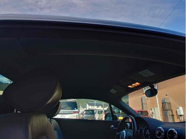 TTクーペ 1.8Tクワトロ 4WD ETC 6MT HID シートヒーター アルミホイール 盗難防止システム 衝突安全ボディ ABS ESC CD エアコン パワーステアリング パワーウィンドウ(30枚目)