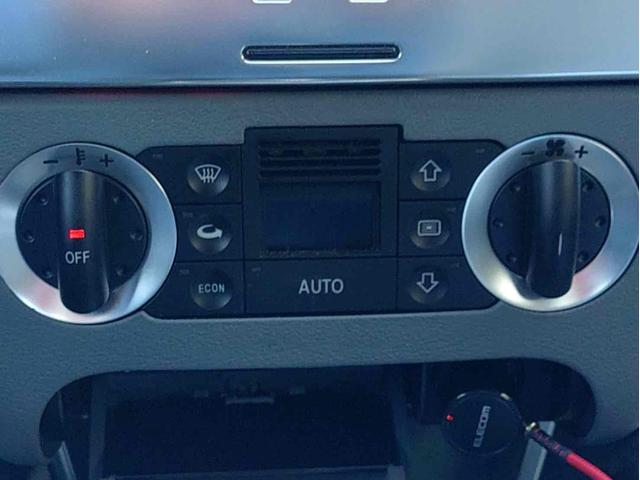 TTクーペ 1.8Tクワトロ 4WD ETC 6MT HID シートヒーター アルミホイール 盗難防止システム 衝突安全ボディ ABS ESC CD エアコン パワーステアリング パワーウィンドウ(32枚目)