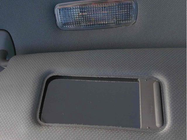 TTクーペ 1.8Tクワトロ 4WD ETC 6MT HID シートヒーター アルミホイール 盗難防止システム 衝突安全ボディ ABS ESC CD エアコン パワーステアリング パワーウィンドウ(44枚目)