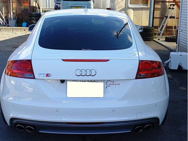 TTSクーペ ベースグレード 4WD ディーラー車 右H Bluetooth対応 ETC 黒/赤レザーシート バックカメラ マニュアルモード付AT 横滑り防止機能 シートエアコン ナビ フルセグTV ターボ CD/DVD再生機能(6枚目)