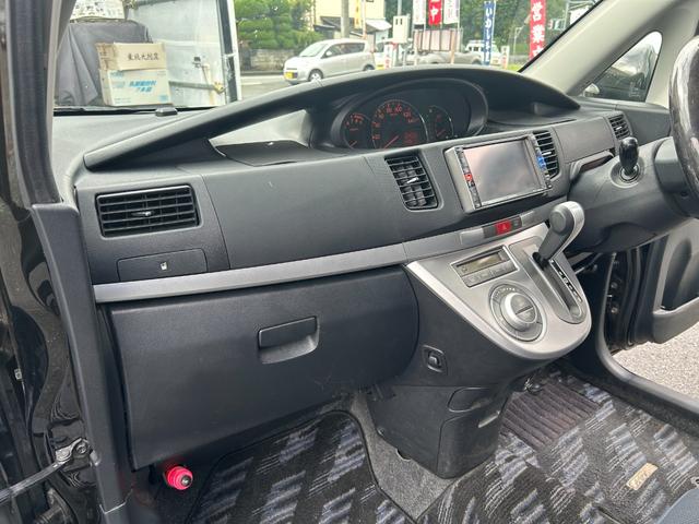 ムーヴ カスタム　Ｘリミテッド　パワーステアリング／パワーウィンドウ／ＣＤ／オーディオ／ＡＭ・ＦＭラジオ／ＡＢＳ／フルフラット／衝突安全ボディ／盗難防止システムエアコン／キーレスエントリー／（18枚目）