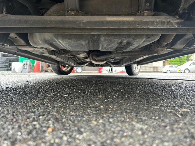 ムーヴ カスタム　Ｘリミテッド　パワーステアリング／パワーウィンドウ／ＣＤ／オーディオ／ＡＭ・ＦＭラジオ／ＡＢＳ／フルフラット／衝突安全ボディ／盗難防止システムエアコン／キーレスエントリー／（57枚目）