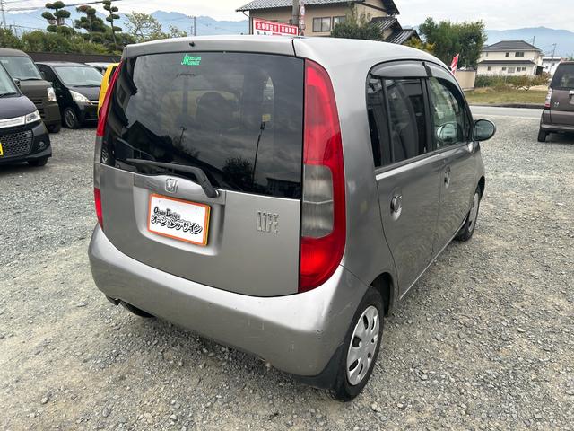 ライフ Ｆ　エアコン／キーレスエントリー／パワーステアリング／パワーウィンドウ／ＣＤ／オーディオ／ＡＭ・ＦＭラジオ／ＡＢＳ／フルフラット／衝突安全ボディ（15枚目）