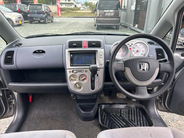 ライフ Ｆ　エアコン／キーレスエントリー／パワーステアリング／パワーウィンドウ／ＣＤ／オーディオ／ＡＭ・ＦＭラジオ／ＡＢＳ／フルフラット／衝突安全ボディ（26枚目）