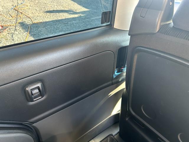 タント カスタムＶセレクションターボ　片側電動スライドドア／パワーステアリング／パワーウィンドウ／ＣＤ／オーディオ／ＡＭ・ＦＭラジオ／ＡＢＳ／フルフラット／衝突安全ボディ／盗難防止システムエアコン／キーレスエントリー（49枚目）