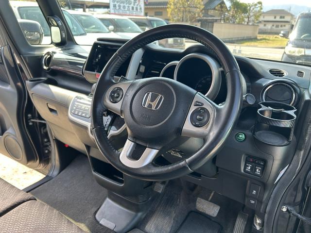 N-BOXカスタム G・ターボAパッケージ 両側スライドドアエアコン/キーレスエントリー/パワーステアリング/パワーウィンドウ/ABS/フルフラット/衝突安全ボディ/盗難防止システム(18枚目)