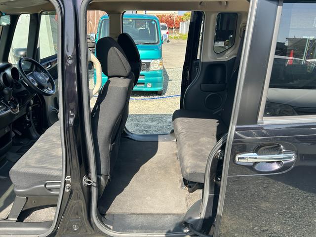 N-BOXカスタム G・ターボAパッケージ 両側スライドドアエアコン/キーレスエントリー/パワーステアリング/パワーウィンドウ/ABS/フルフラット/衝突安全ボディ/盗難防止システム(25枚目)