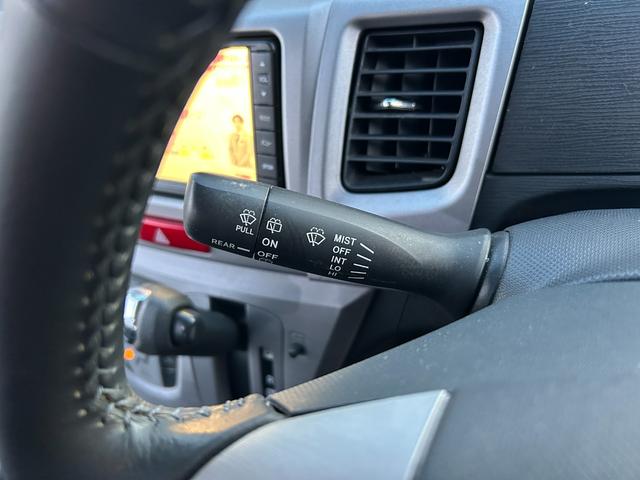 ムーヴ カスタム　Ｘリミテッド　車検整備付／パワーステアリング／パワーウィンドウ／ＣＤ／オーディオ／ＡＭ・ＦＭラジオ／ＡＢＳ／フルフラット／衝突安全ボディ／盗難防止システムエアコン／キーレスエントリー／（32枚目）