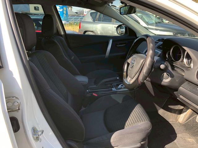 アテンザスポーツワゴン 25S 4WD クリアビューパッケージ オートライト レインセンサー付きフロントワイパー ウィンカーミラー スポーティタイプリアスポイラー プッシュボタンスタートシステム アドバンスキーレスエントリーシステム(9枚目)