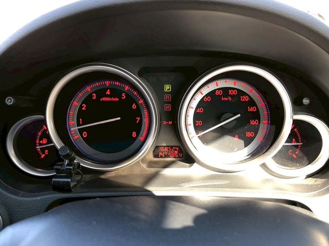 アテンザスポーツワゴン 25S 4WD クリアビューパッケージ オートライト レインセンサー付きフロントワイパー ウィンカーミラー スポーティタイプリアスポイラー プッシュボタンスタートシステム アドバンスキーレスエントリーシステム(14枚目)