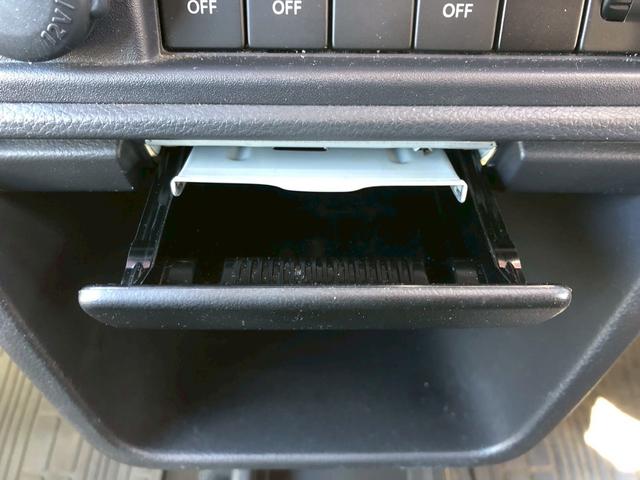 キャリイトラック KCスペシャル 4WD・純正ラジオデッキ・デュアルカメラブレーキサポート・車線逸脱防止・ドライブレコーダー・パワーウィンドウ・エアコン・横滑り防止・ヘッドライトレベライザー・シガーソケット・灰皿(24枚目)