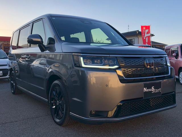 ステップワゴン ｅ：ＨＥＶスパーダ　デュアルエアコン　レーンアシスト　ＥＳＣ　シートヒータ　オートライト　キーフリー　ＬＥＤヘッドランプ　イモビ　ＡＢＳ　スマートキ　クルーズコントロール　サイドカーテンエアバック　運転席エアバッグ（4枚目）