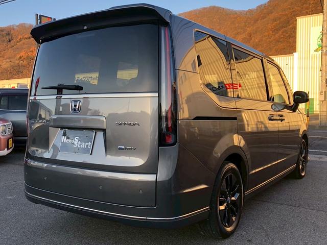 ステップワゴン ｅ：ＨＥＶスパーダ　デュアルエアコン　レーンアシスト　ＥＳＣ　シートヒータ　オートライト　キーフリー　ＬＥＤヘッドランプ　イモビ　ＡＢＳ　スマートキ　クルーズコントロール　サイドカーテンエアバック　運転席エアバッグ（5枚目）