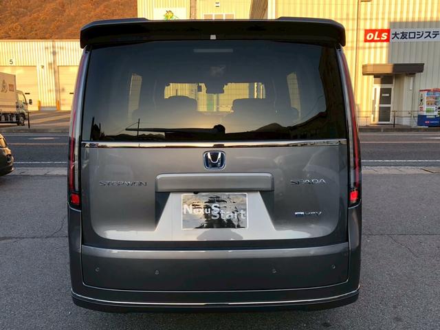 ステップワゴン ｅ：ＨＥＶスパーダ　デュアルエアコン　レーンアシスト　ＥＳＣ　シートヒータ　オートライト　キーフリー　ＬＥＤヘッドランプ　イモビ　ＡＢＳ　スマートキ　クルーズコントロール　サイドカーテンエアバック　運転席エアバッグ（6枚目）