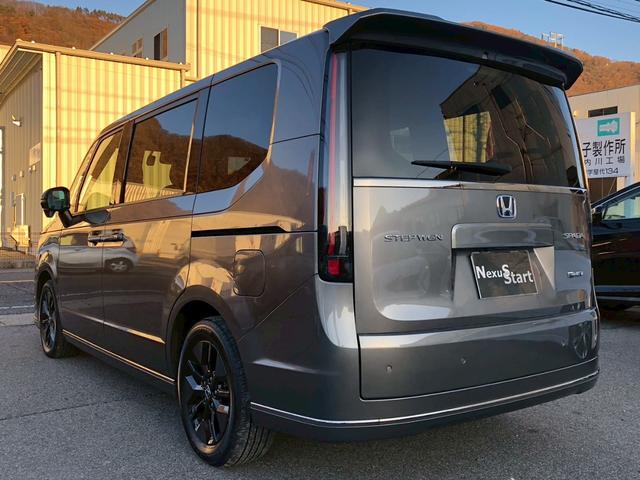 ステップワゴン ｅ：ＨＥＶスパーダ　デュアルエアコン　レーンアシスト　ＥＳＣ　シートヒータ　オートライト　キーフリー　ＬＥＤヘッドランプ　イモビ　ＡＢＳ　スマートキ　クルーズコントロール　サイドカーテンエアバック　運転席エアバッグ（7枚目）