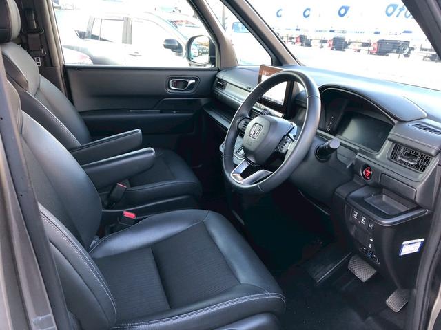 ステップワゴン ｅ：ＨＥＶスパーダ　デュアルエアコン　レーンアシスト　ＥＳＣ　シートヒータ　オートライト　キーフリー　ＬＥＤヘッドランプ　イモビ　ＡＢＳ　スマートキ　クルーズコントロール　サイドカーテンエアバック　運転席エアバッグ（9枚目）