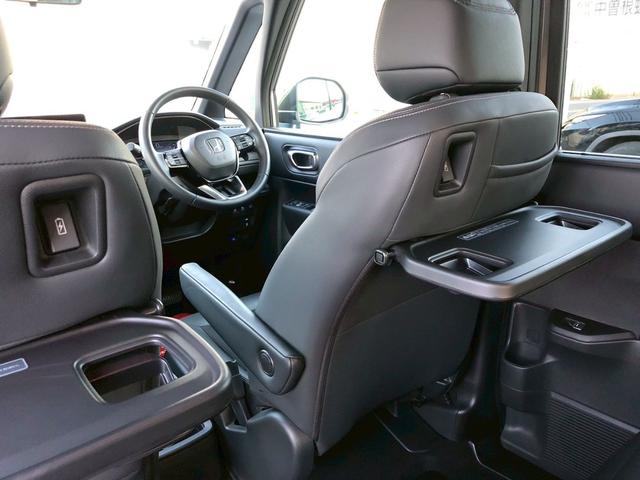 ステップワゴン ｅ：ＨＥＶスパーダ　デュアルエアコン　レーンアシスト　ＥＳＣ　シートヒータ　オートライト　キーフリー　ＬＥＤヘッドランプ　イモビ　ＡＢＳ　スマートキ　クルーズコントロール　サイドカーテンエアバック　運転席エアバッグ（11枚目）