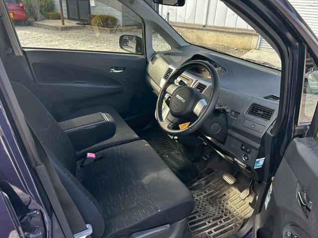 ステラ カスタムＲＳ　夏＆冬タイヤ付き　４ＷＤ　ターボ　エアコン　プッシュスタートボタン　ＥＴＣ　純正ＭＯＭＯステアリング　ＥＣＯモード　オーディオ（4枚目）