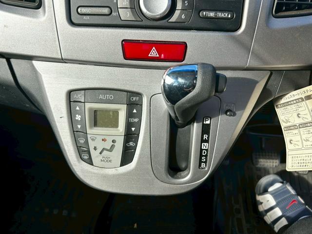 ステラ カスタムＲＳ　夏＆冬タイヤ付き　４ＷＤ　ターボ　エアコン　プッシュスタートボタン　ＥＴＣ　純正ＭＯＭＯステアリング　ＥＣＯモード　オーディオ（10枚目）