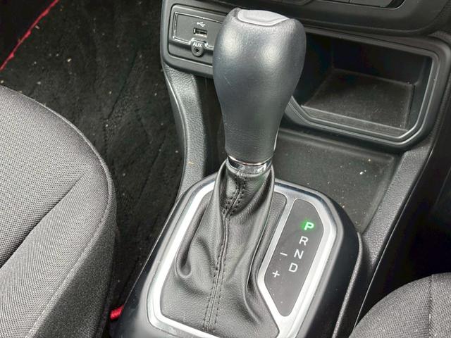 ジープ・レネゲード ロンジチュード　ワンオーナー　純正ディスプレイオーディオ　ブラインドスポットモニター　オートクルーズコントロール　ルーフレール　バックモニター　ＥＴＣ　Ｂｌｕｅｔｏｏｔｈ　アイドリングストップ（24枚目）